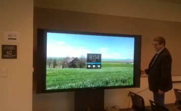 Microsoft Surface Hub 2S 50” and 85” demonstration microsoft surface hub