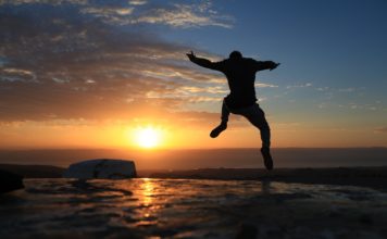 6 MORNING HABITS THAT WILL TRANSFORM YOU INTO YOUR NEW VERSION. morning