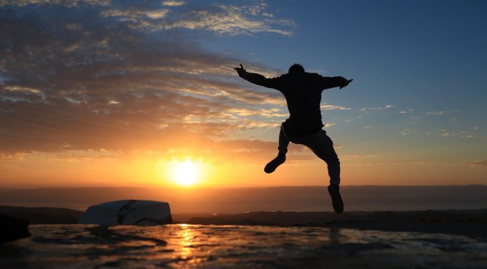 6 MORNING HABITS THAT WILL TRANSFORM YOU INTO YOUR NEW VERSION. morning