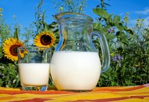 7 HEALTH BENEFITS OF MILK Milk